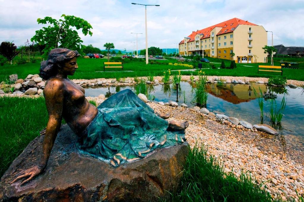 Károly Róbert Diákhotel Gyöngyös Exterior foto